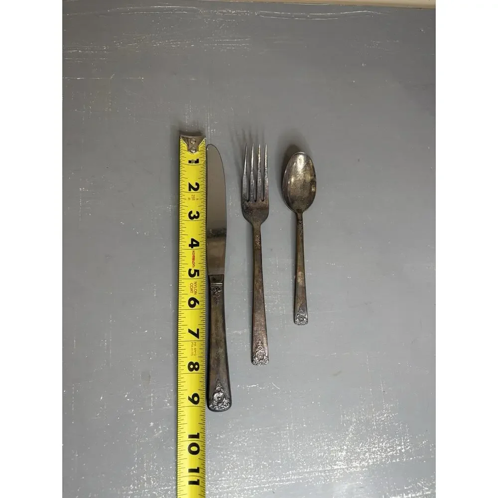 Vintage Wm Rogers Floral Silverplate Flatware Set of 3 Knife Fork Spoon IS